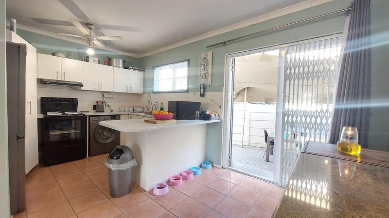 3 Bedroom Property for Sale in Bloemhof Western Cape